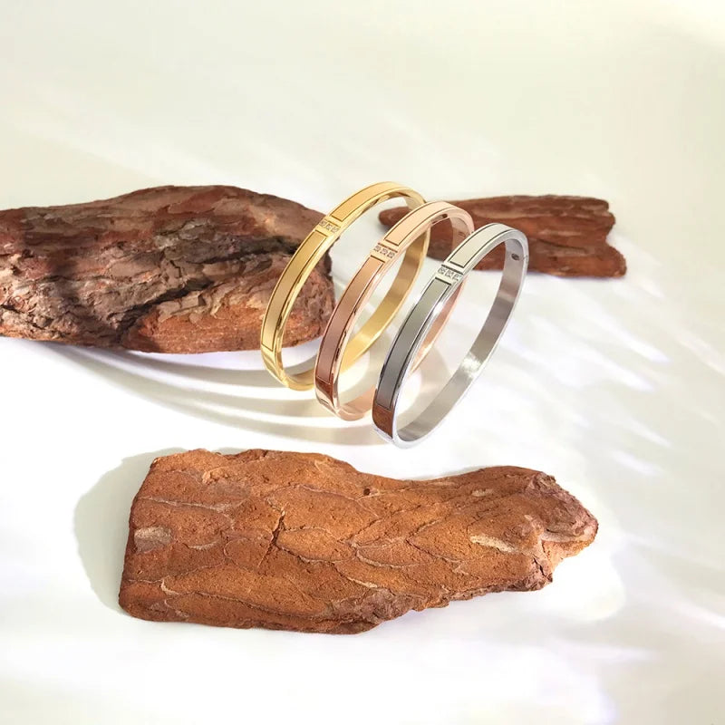 18K Gold Bracelet Matte Diamond Women's Bracelet - USMJ0234